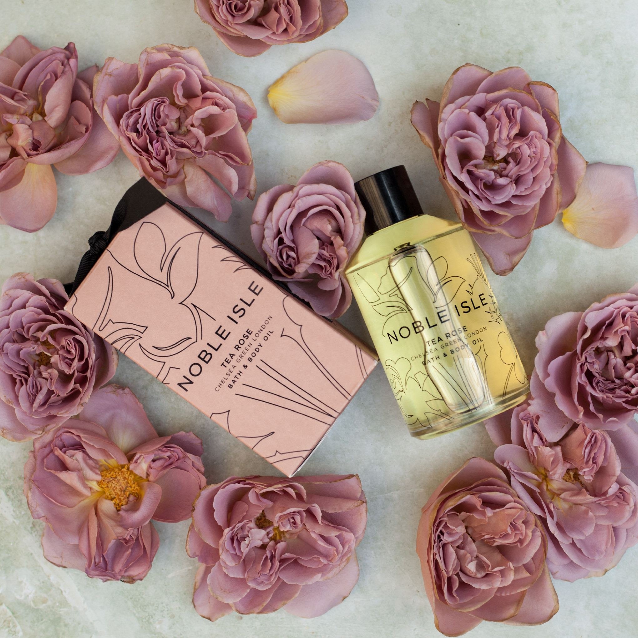 Dárkové balení Noble Isle Tea Rose koupelového a tělového oleje