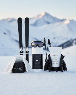 Hory volají! A s nimi i péče o pleť, která zvládne chlad a vítr. 🏔️❄️ Tip na letošní výlet? Jeden z dárkových setů Pestle...